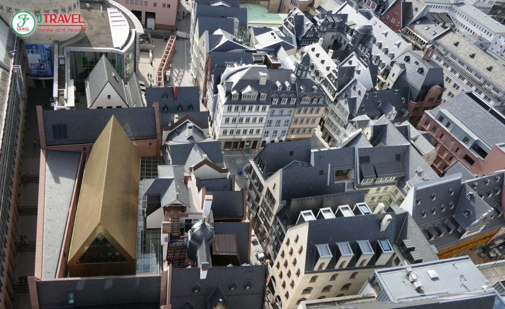 Dom-Römer Project và quán cà phê xung quanh quảng trường Römerberg