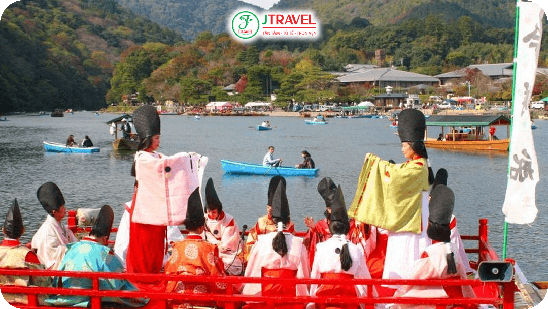 Đến Tokyo vào mùa thu, dự lễ hội lá phong nổi tiếng