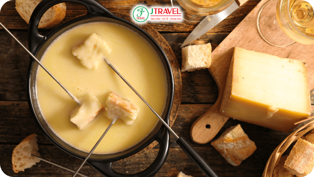 Lẩu phô mai Thụy Sĩ (Cheese Fondue)