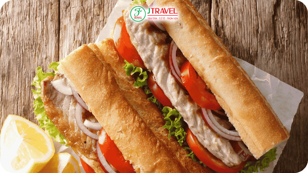 Bánh mì sandwich cá nướng ven cảng Istanbul