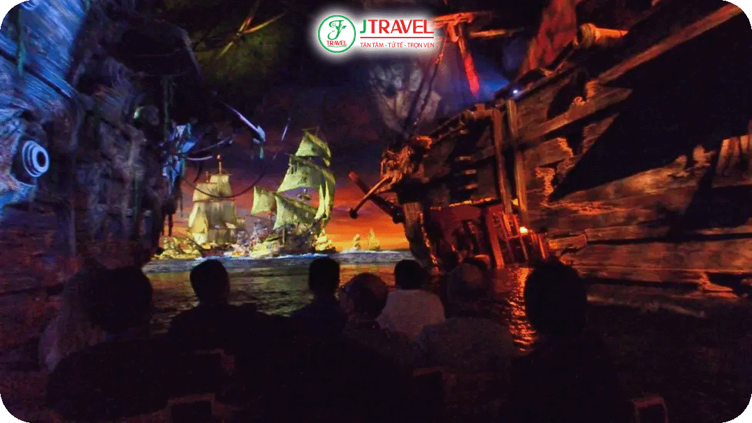 Trò nổi bật nhất là Pirates of the Caribbean: Battle for the Sunken Treasure
