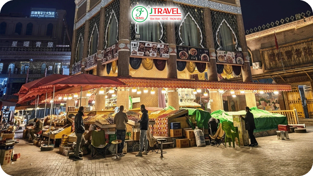 Một góc chợ địa phương bên trong Kashgar