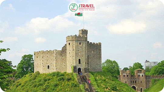 Lâu đài Cardiff ngay trong lòng thủ phủ xứ Wales