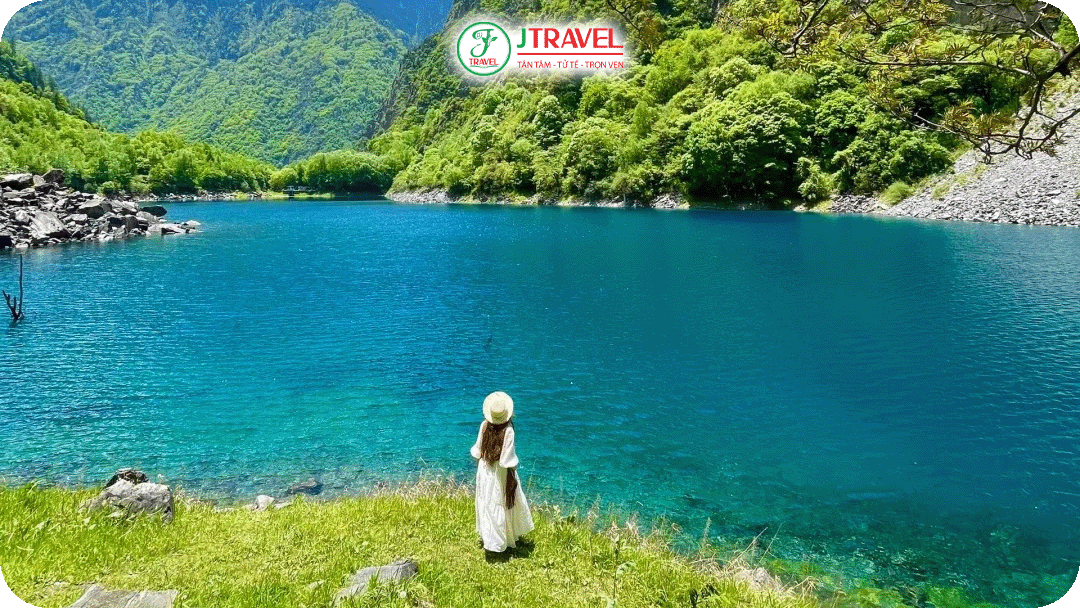 Mùa hè – Bức tranh trong xanh của núi rừng Tùng Bình Câu