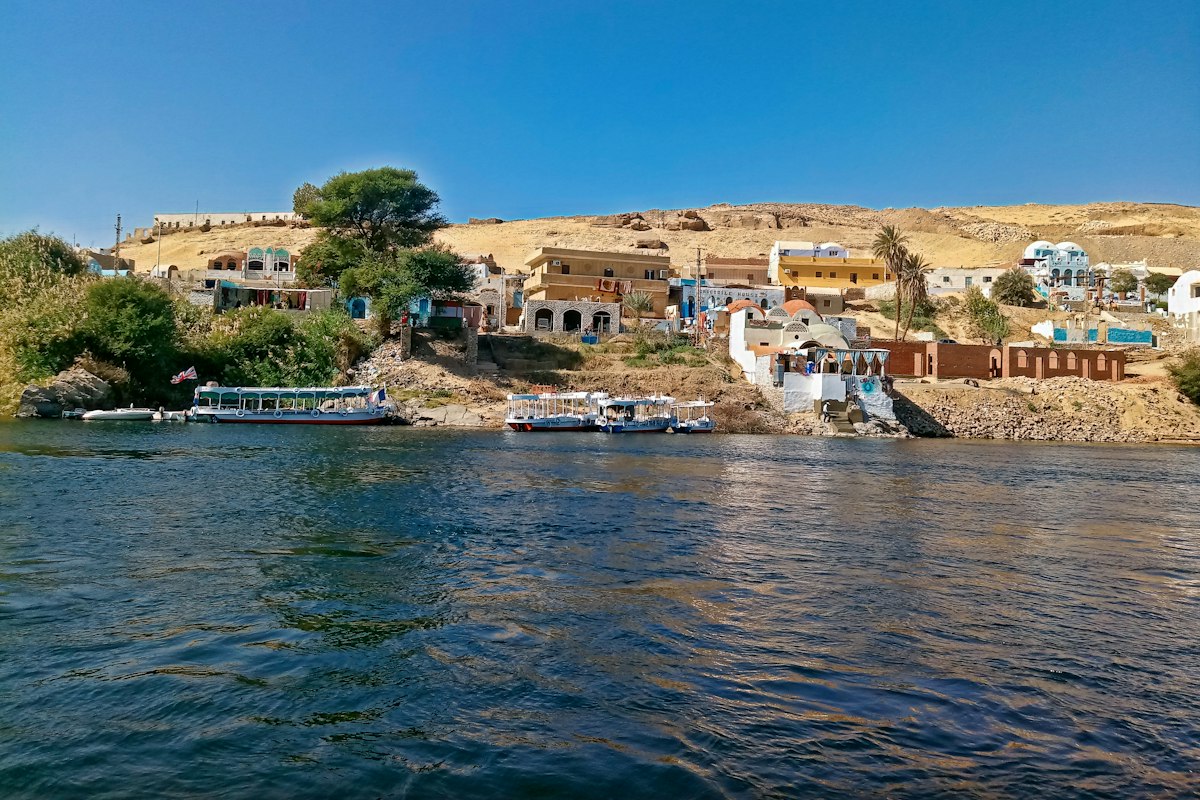 Làng Nubian bên bờ sông Nile ở Aswan