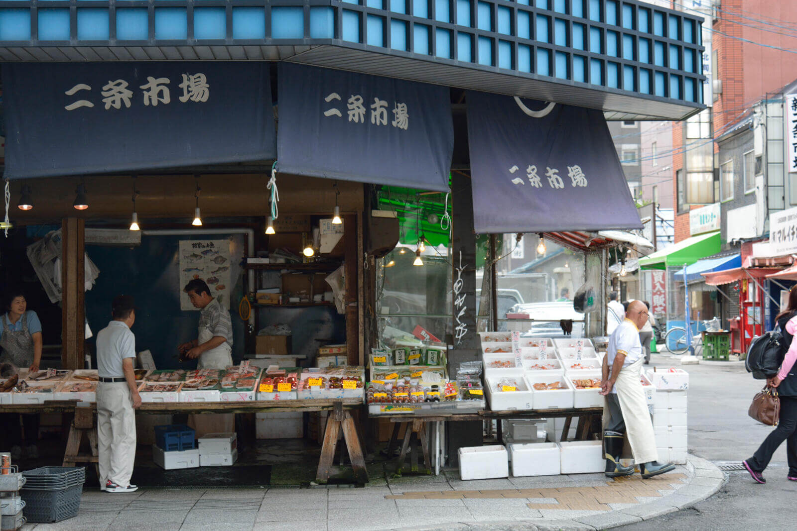 Sapporo Nijo Market vùng đất của hải sản tươi sống (ảnh internet)