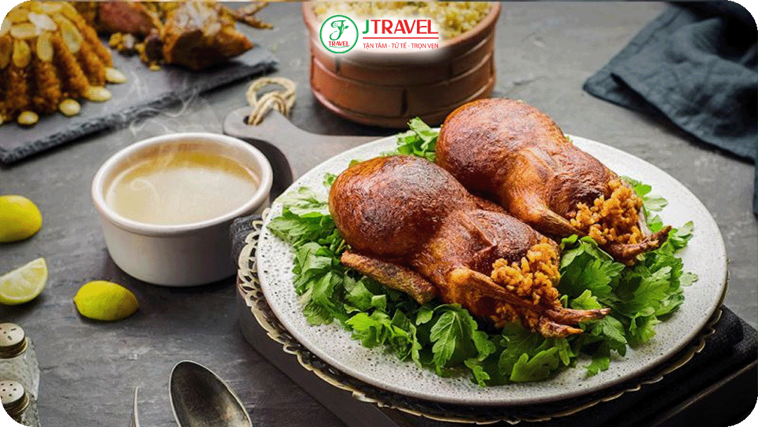 Hamam Mahshi – Bồ câu nhồi gạo hoặc lúa mì,