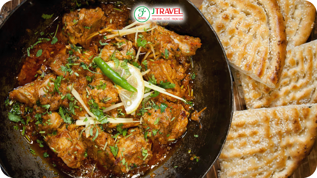 Karahi - Món thịt (thường là gà hoặc cừu) nấu trong chảo sâu