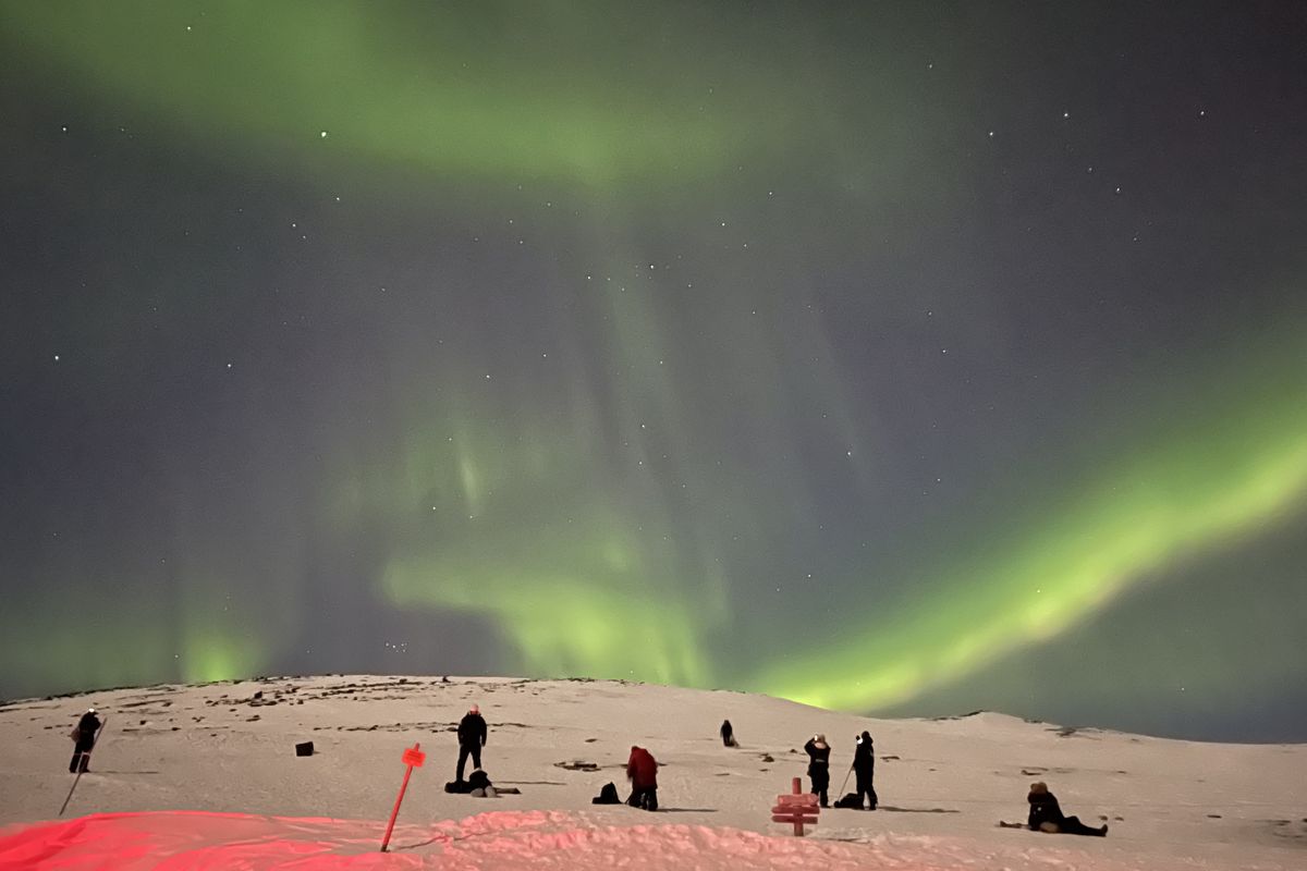 Cực quang trên Aurora Sky Station, núi Nuolja, Abisko