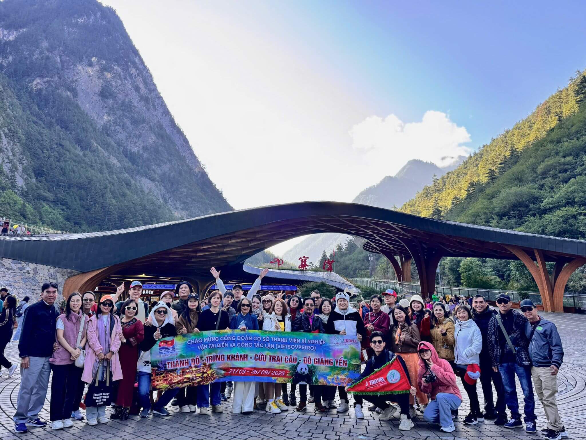 Du khách đổi không khí Tết tại Trung Quốc