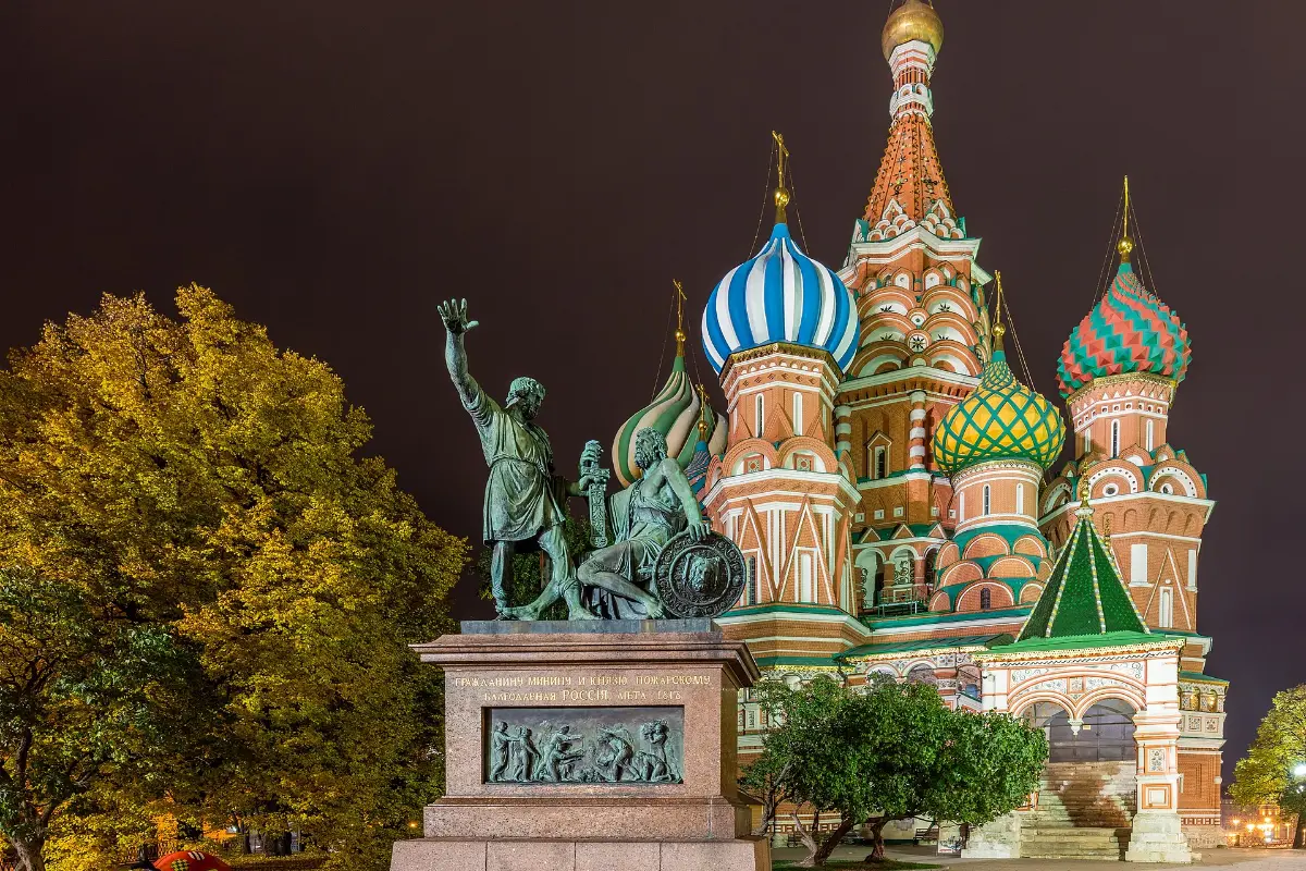 Nhà thờ Thánh Basil trên Quảng trường Đỏ, Moscow