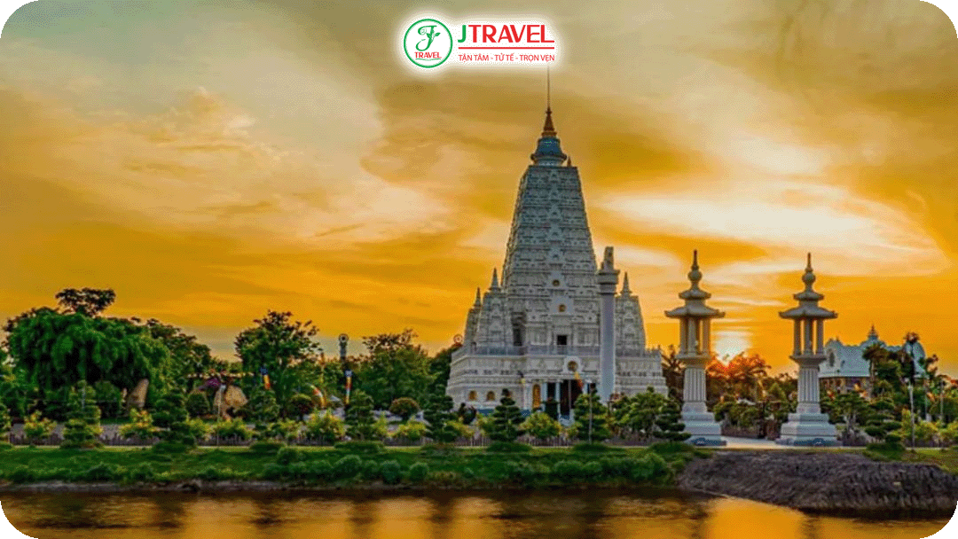 Tham quan Thiền Viện Trúc Lâm Chánh Giác tại Tiền Giang