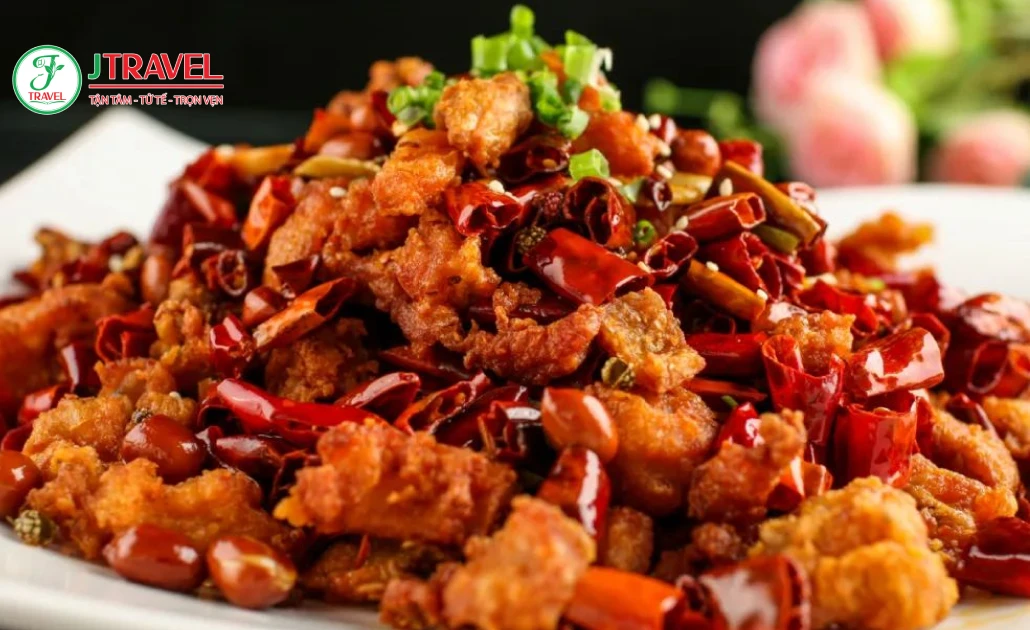 Gà ớt Quý Châu giòn ngon, cay đậm