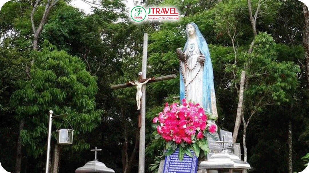 Ghé thăm Trung tâm hành hương Đức Mẹ Măng Đen