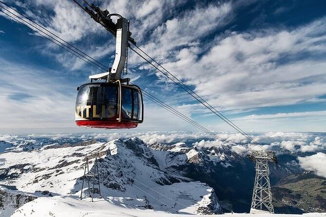 Cáp treo xoay Titlis Rotair tại núi Titlis