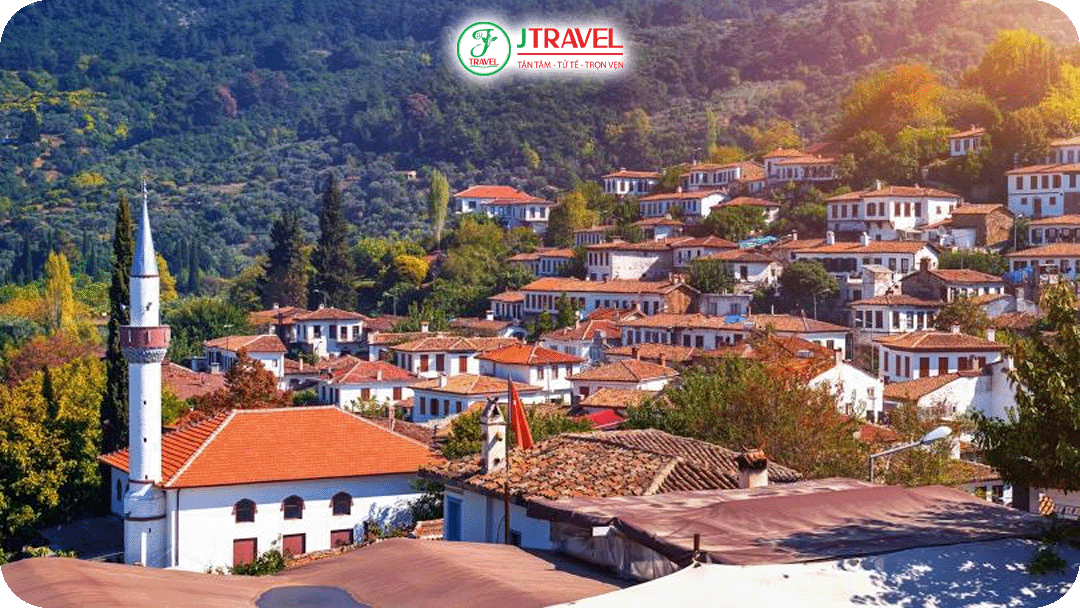 Sirince là một ngôi làng thuộc tỉnh Izmir của Thổ Nhĩ Kỳ