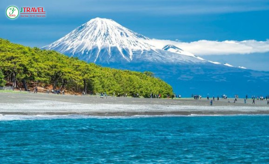 Shizuoka Nhật Bản vào mùa hè với bãi biển Miho no Matsubara