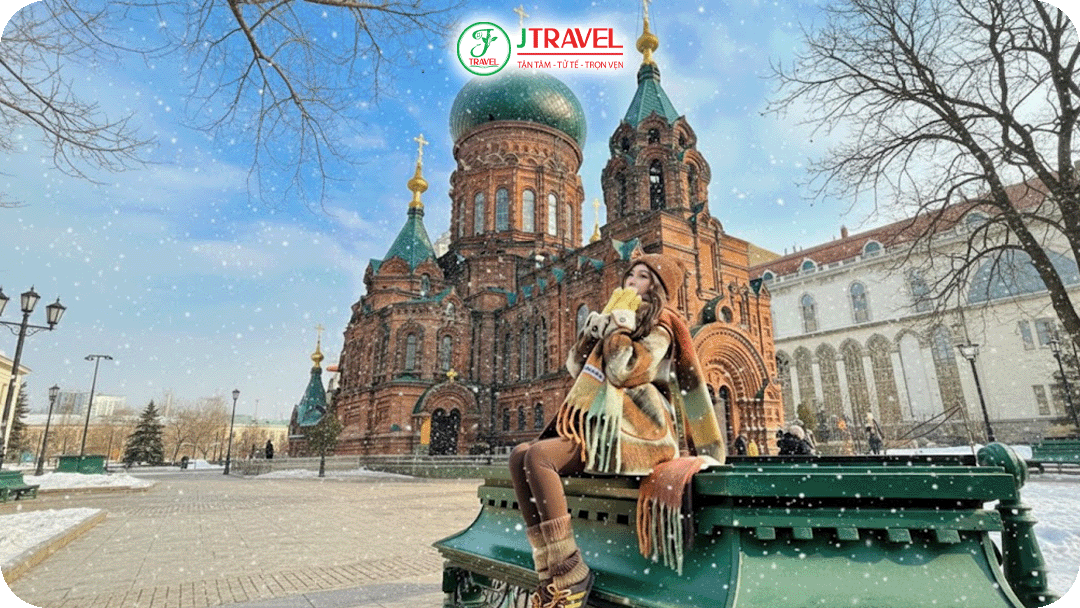 Nhà thờ Sophia mang vẻ đẹp cổ điển, đặc biệt ấn tượng khi phủ lớp tuyết mỏng