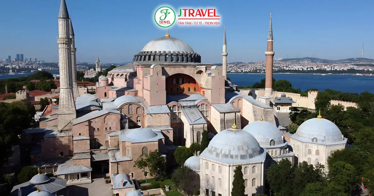 Biểu tượng tôn giáo vĩ đại ở quảng trường Hippodrome