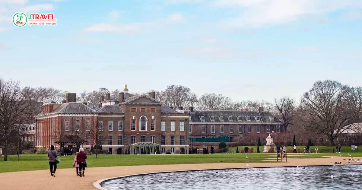 Vườn Kensington ban đầu là phần phía tây của Công viên Hyde do vua Henry VIII lập nên từ năm 1536