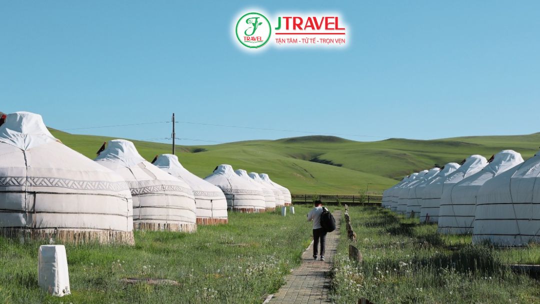 Ngủ trong lều Yurt