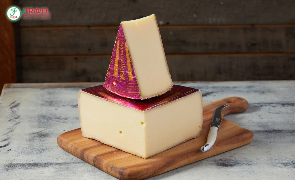 Phô mai Thụy Sĩ hương thảo mộc độc đáo của vùng Appenzellerland