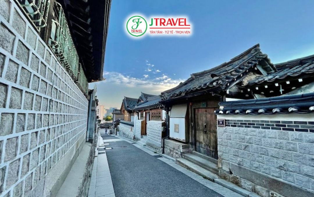 Ngôi nhà Hanok truyền thống nối tiếp nhau