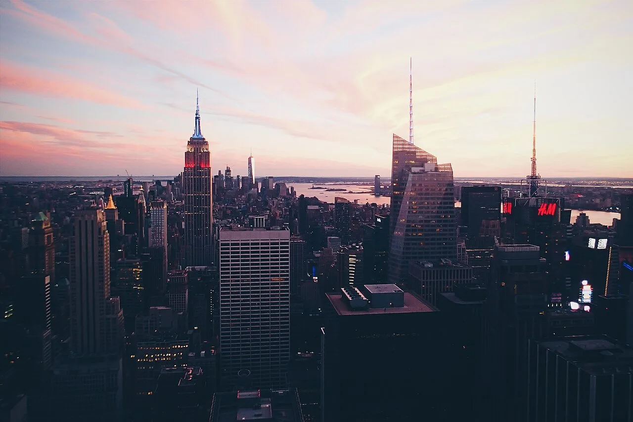 Times Square New York lúc hoàng hôn, khu trung tâm an toàn cho phụ nữ đi Mỹ một mình