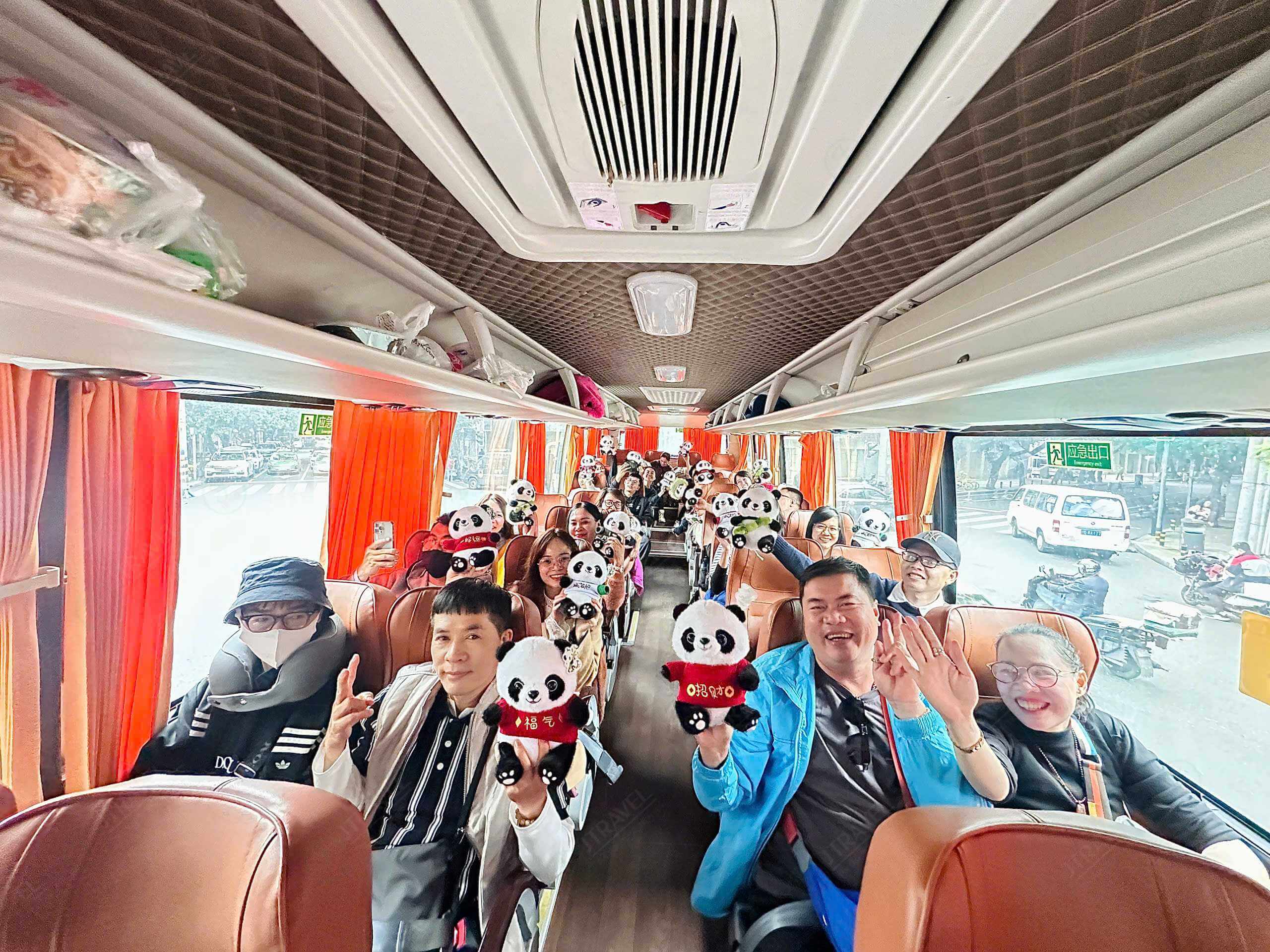 Sự kết hợp hài hòa giữa tinh thần tự do và sự hỗ trợ chuyên nghiệp khiến tour Trung Quốc no shopping của J Travel được nhiều du khách đăng ký