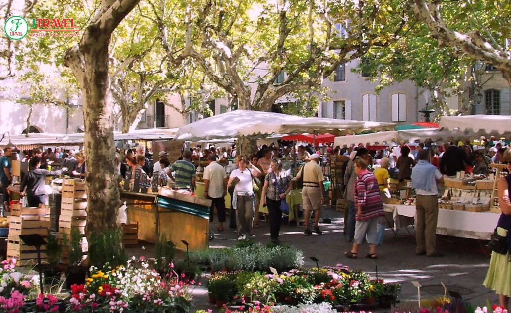 Mẹo ăn uống tiết kiệm khi du lịch Pháp tại chợ địa phương