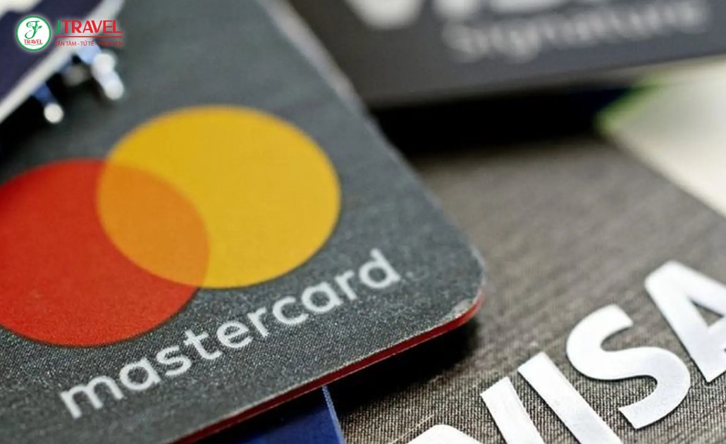 Thanh toán bằng thẻ tại cửa hàng ở Copenhagen