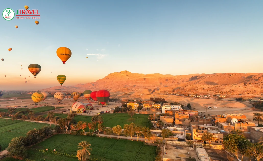 Hạ cánh khinh khí cầu Luxor an toàn theo hướng dẫn