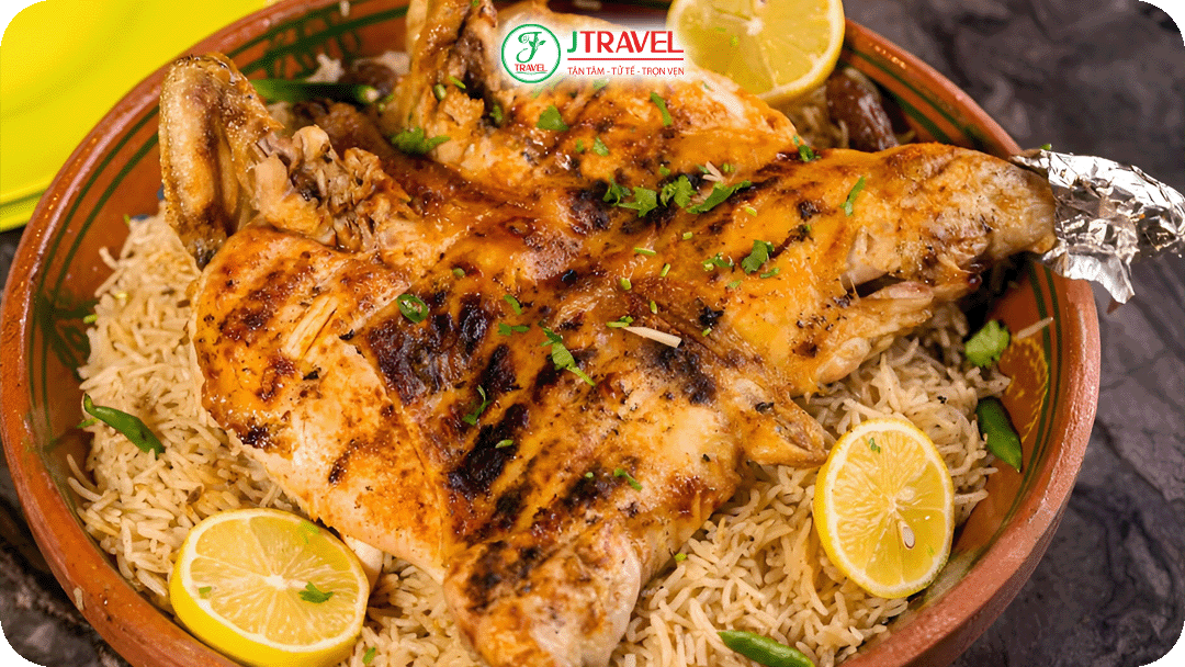 Sajji - Thịt cừu hoặc gà nguyên con được ướp gia vị và nướng chậm