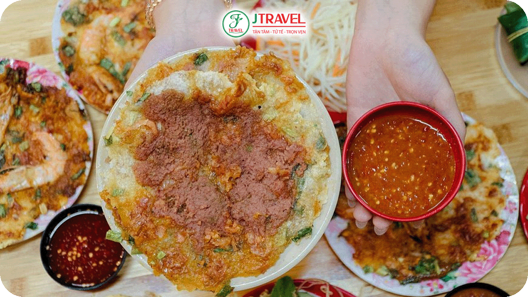 Bánh ép - Món ăn lạ miệng của Huế