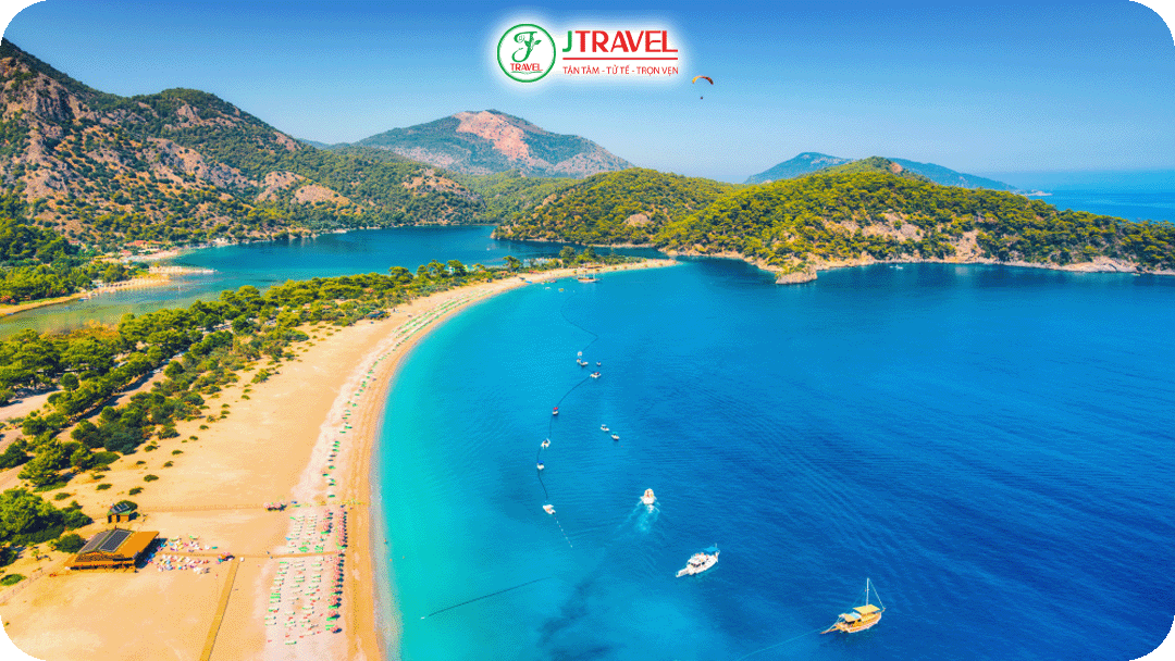 Các vùng ven biển Địa Trung Hải lại đông đúc hơn vào mùa hè