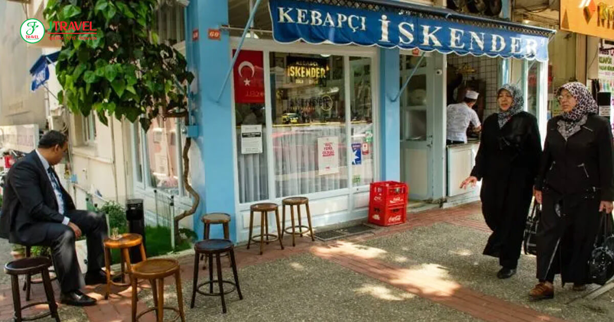  thưởng thức món kebab Iskender trứ danh