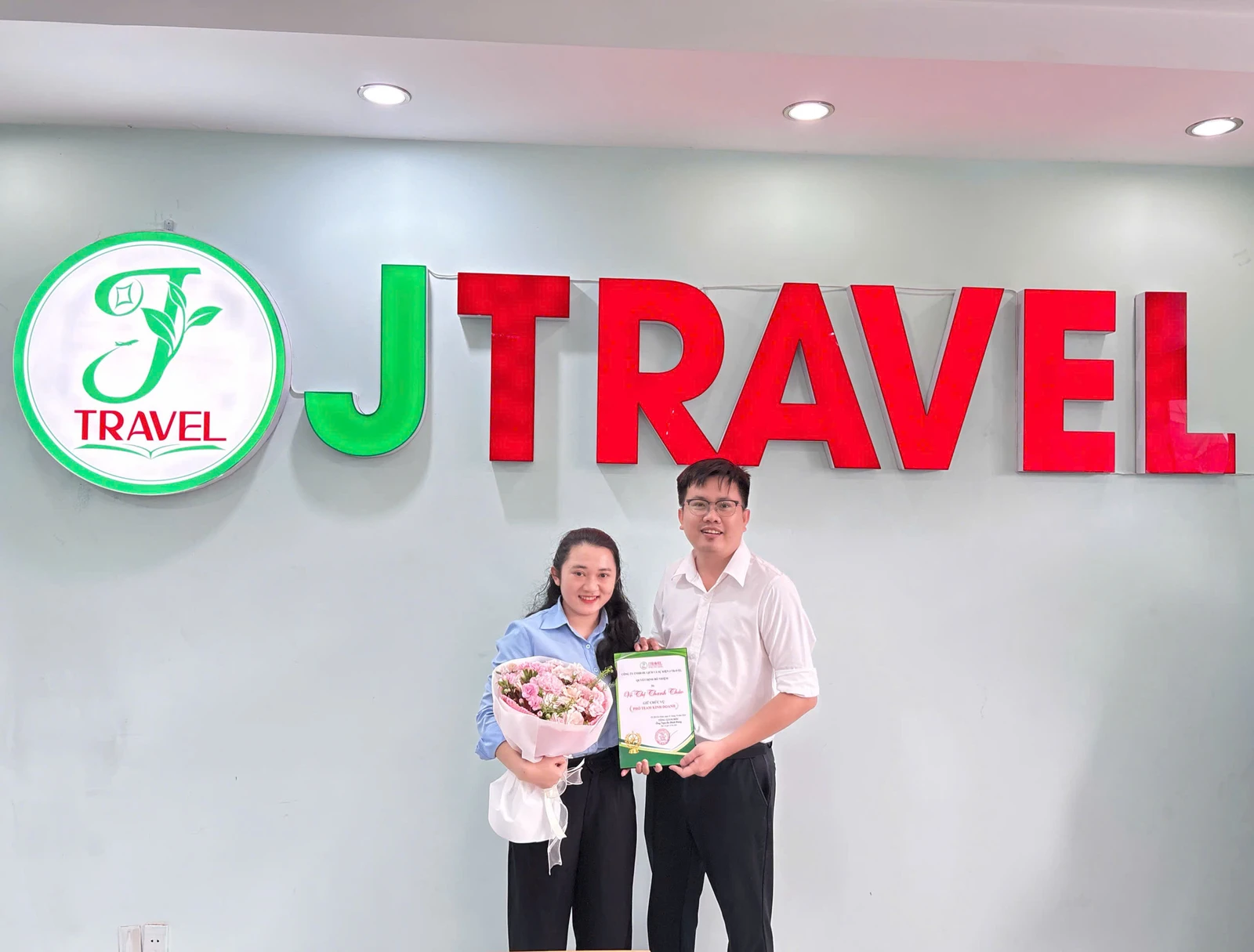 Phó phòng Kinh doanh Team 4 – Võ Thị Thanh Thảo Ms. Võ Thị Thanh Thảo nhận quyết định bổ nhiệm Phó phòng Kinh doanh Team 4 J Travel