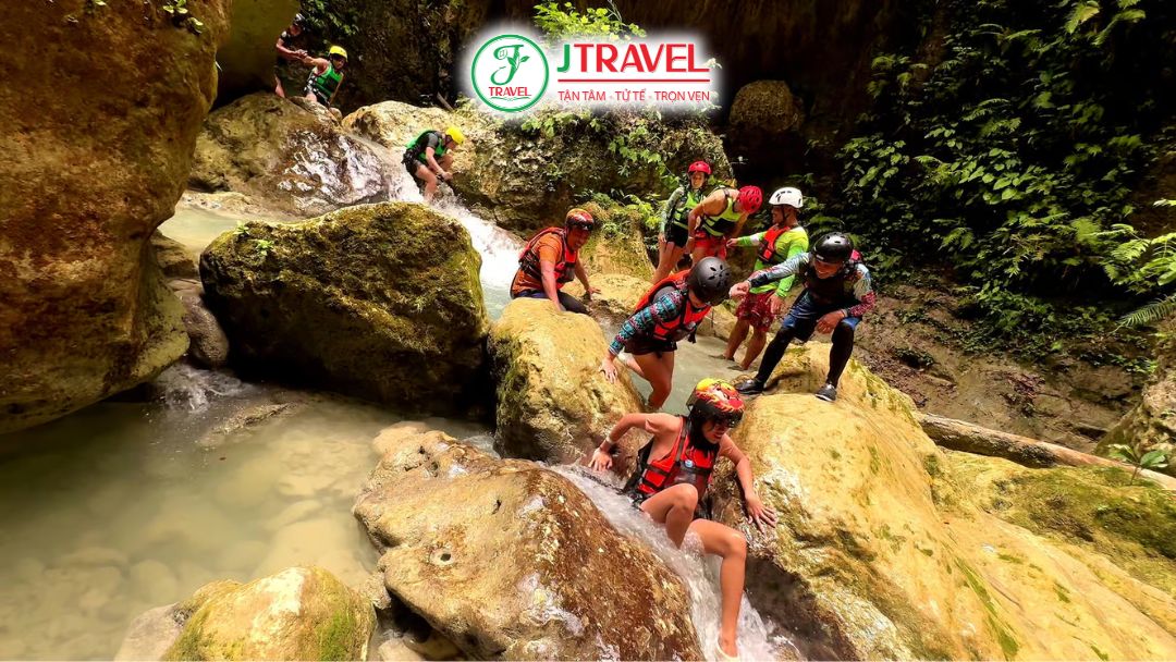 Canyoneering kawasan falls quản lý bởi chính phủ địa phương