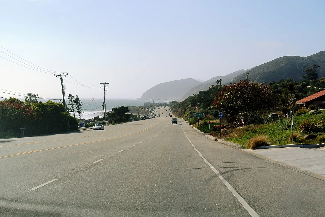 Thuê xe tự lái ở Mỹ chạy đường ven biển California sau tour