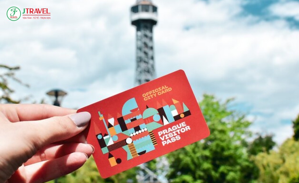Khách du lịch dùng Tourist Card tại Prague