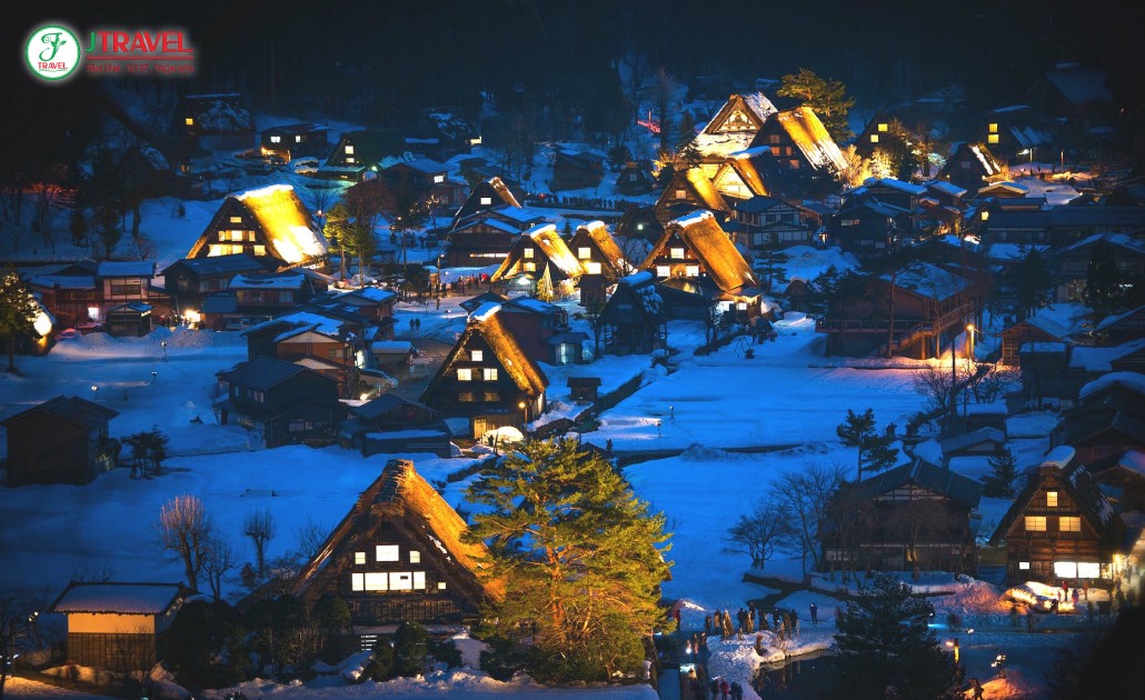 Làng Shirakawago mùa đông với lễ hội Light-up