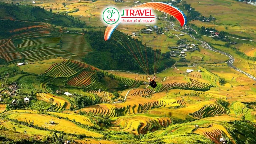 Bay dù lượn trên đèo Khau Phạ