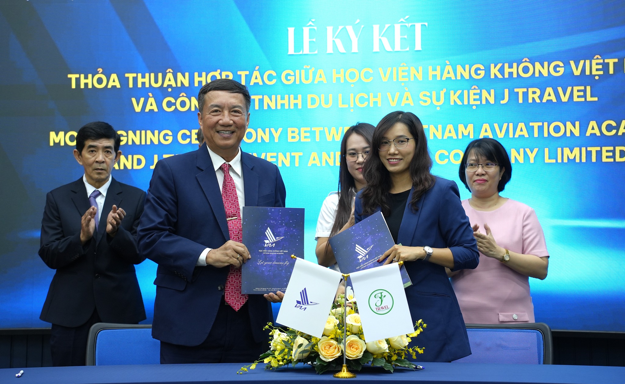 Buổi lễ ký kết hợp tác diễn ra thành công tốt đẹp