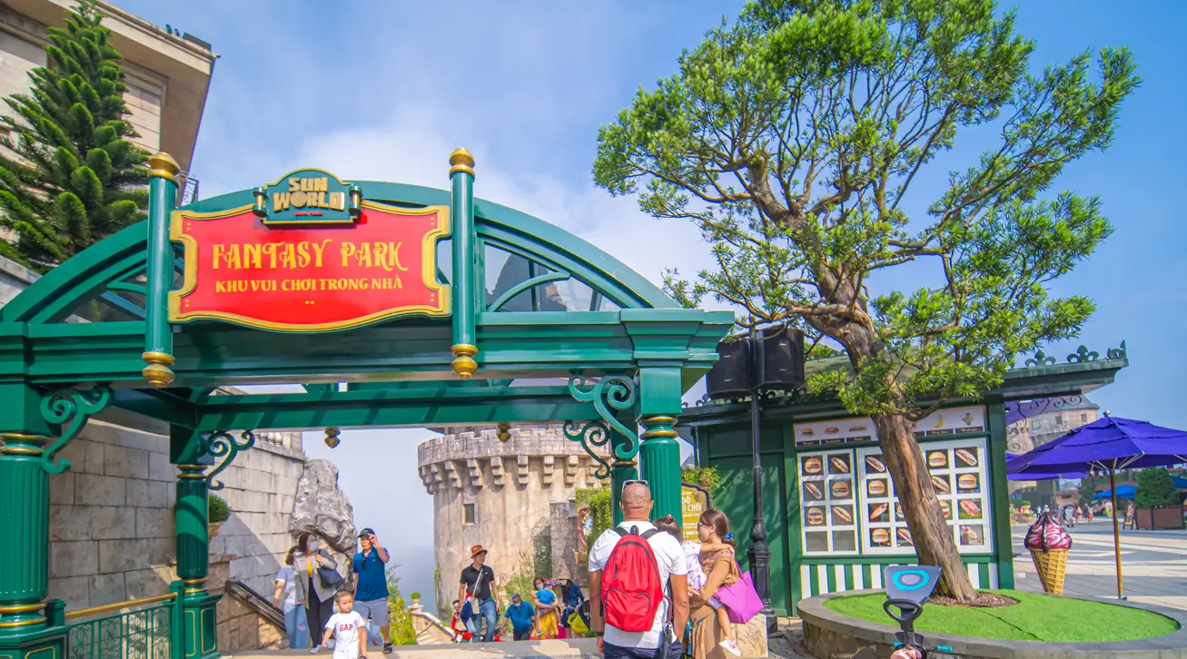 FANTASY PARK
