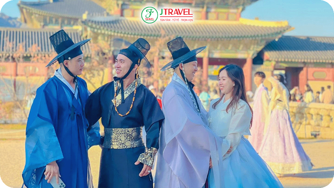 Diện Hanbok và dạo chơi trong cung điện Gyeongbok