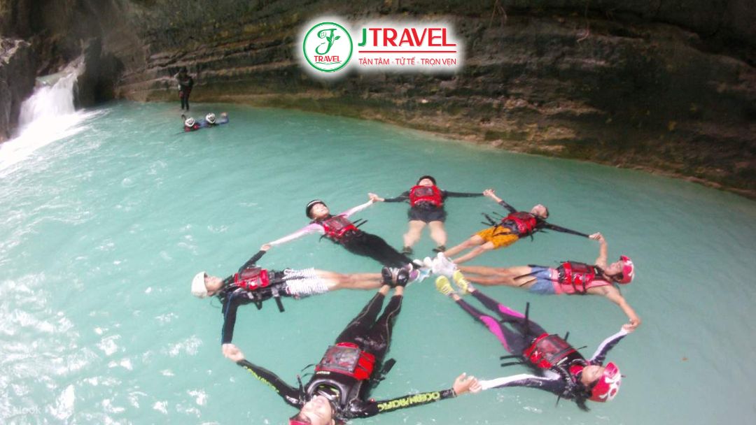 Trải nghiệm du lịch cebu canyon thiên nhiên nguyên sơ (1)