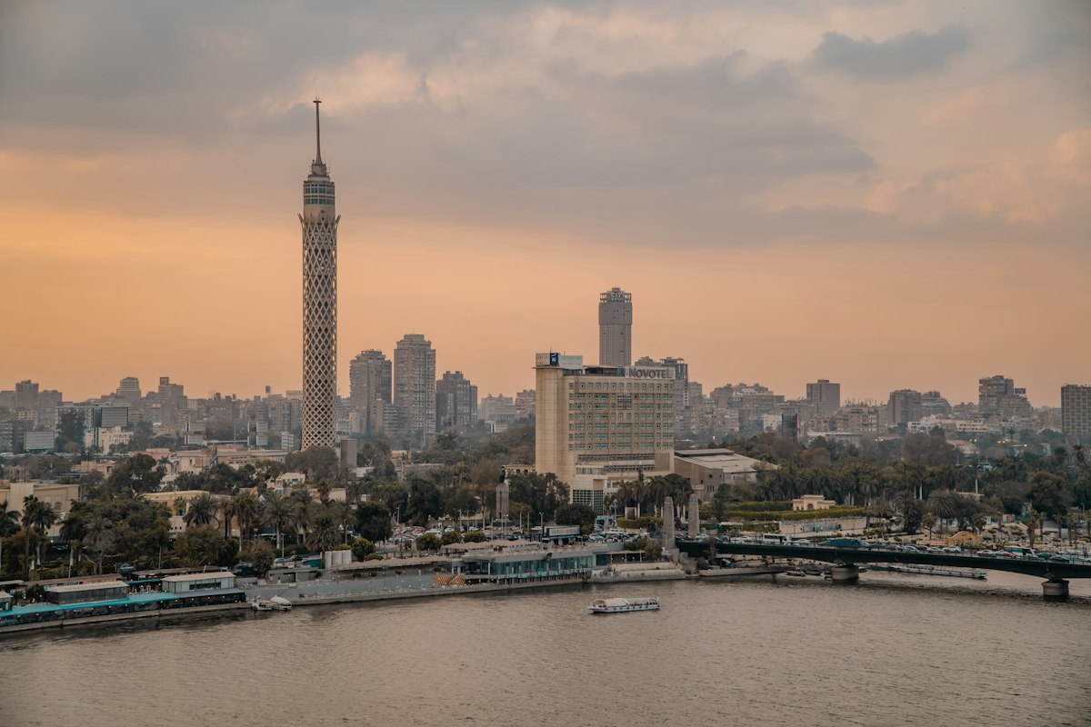 Đường chân trời Cairo lúc hoàng hôn
