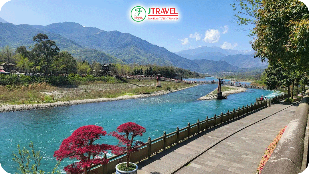 Trải nghiệm Đô Giang Yển trong hành trình chinh phục Trung Quốc cùng J Travel