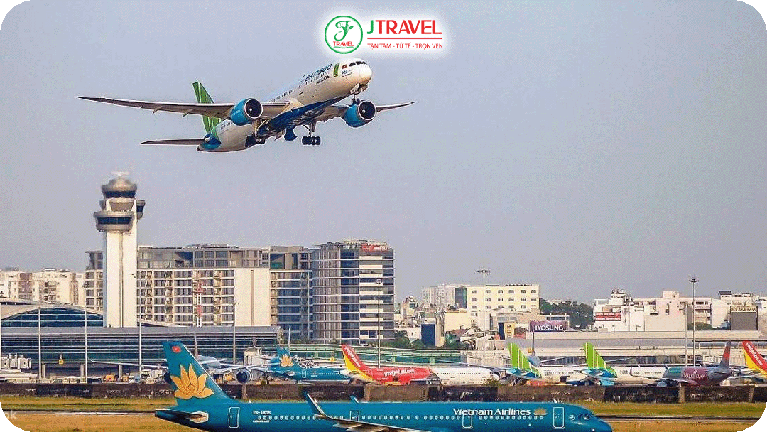 Từ TP.HCM, du khách có thể bay từ sân bay Tân Sơn Nhất đến Pleiku