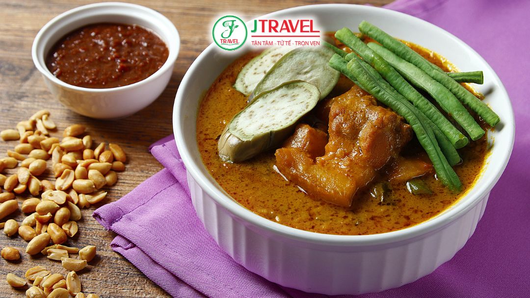 Kare-kare món hầm sốt đậu phộng đặc trưng Philippines